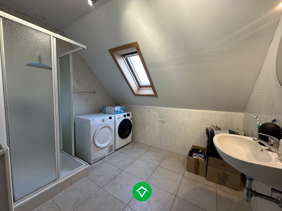 Appartement met 3 slaapkamers en garage te Eernegem 