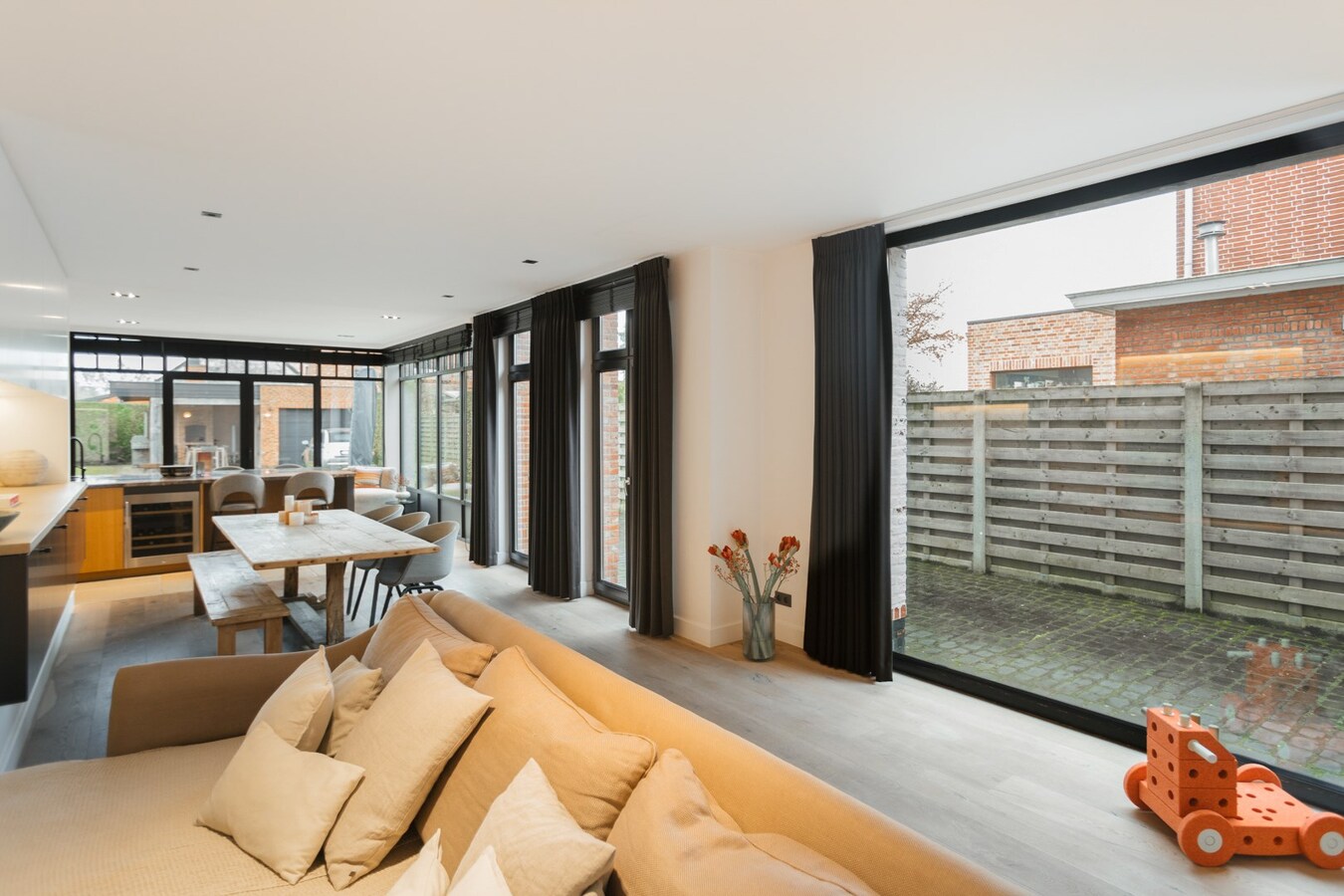 Luxueuze, energiezuinige woning 235 m² met 4 slaapkamers en 2 badkamers 