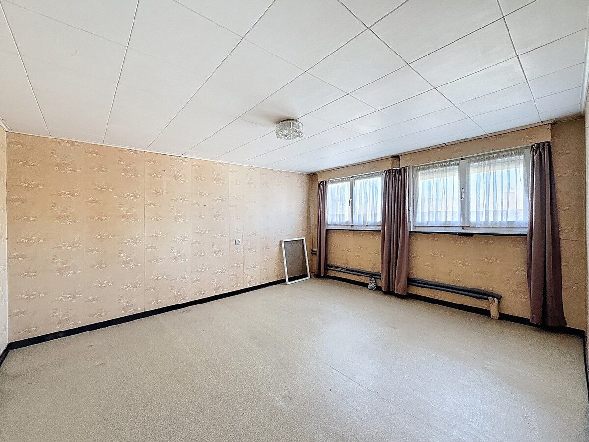 Te renoveren/te slopen HOB met tuin aan station Sint-Denijs-Boekel 