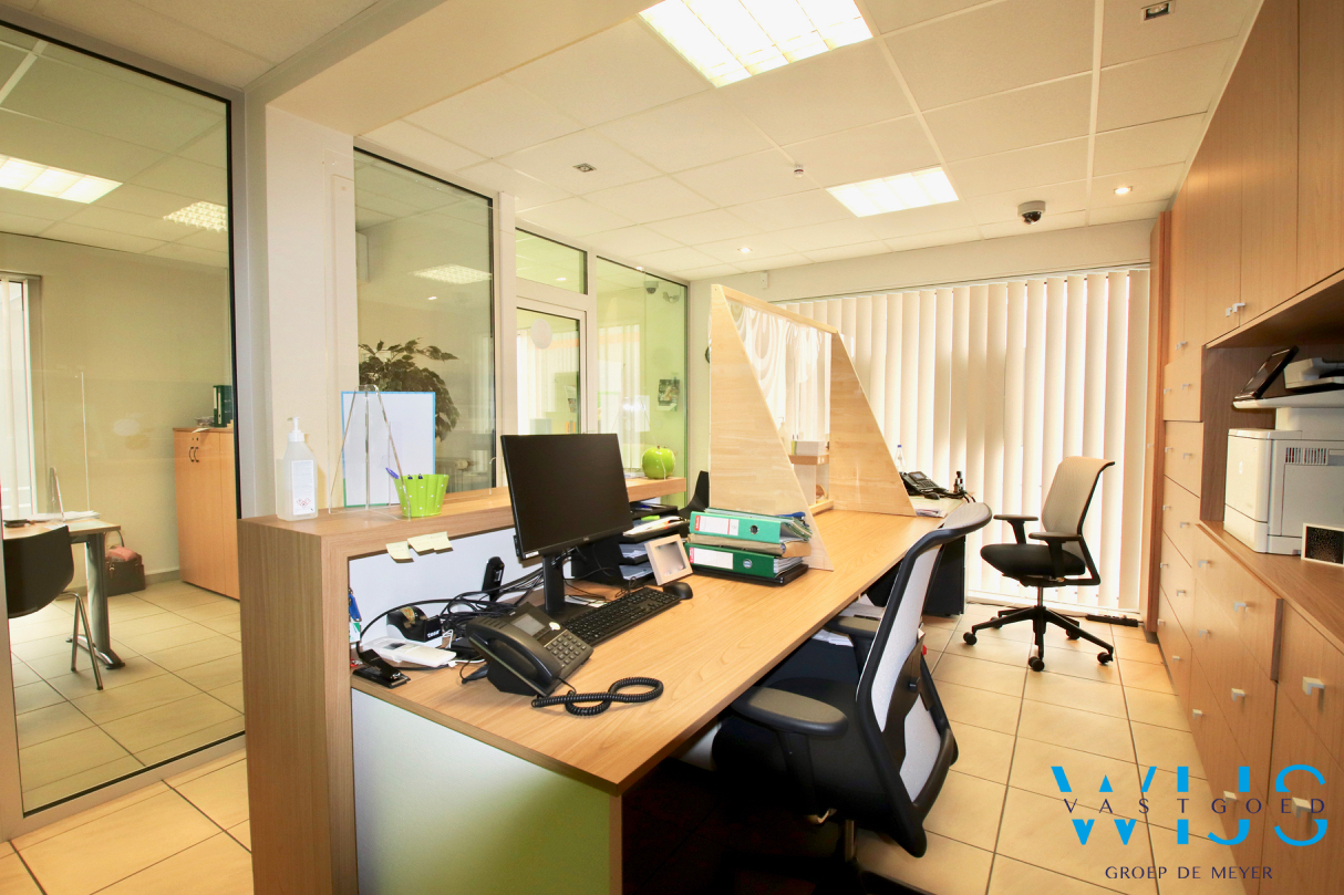 Zeer goed gelegen kantoor te CENTRUM ERTVELDE ! 