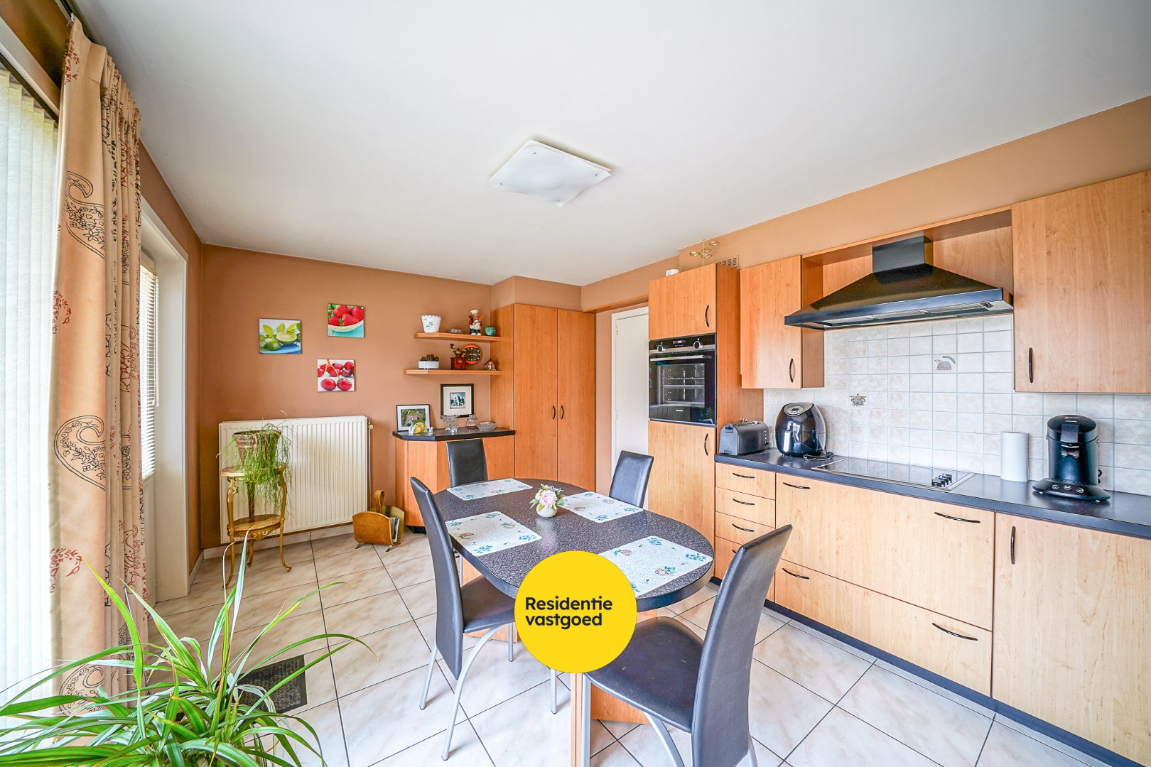 Vrijstaande ruime woning in rustige residentiële wijk in Oudenburg 