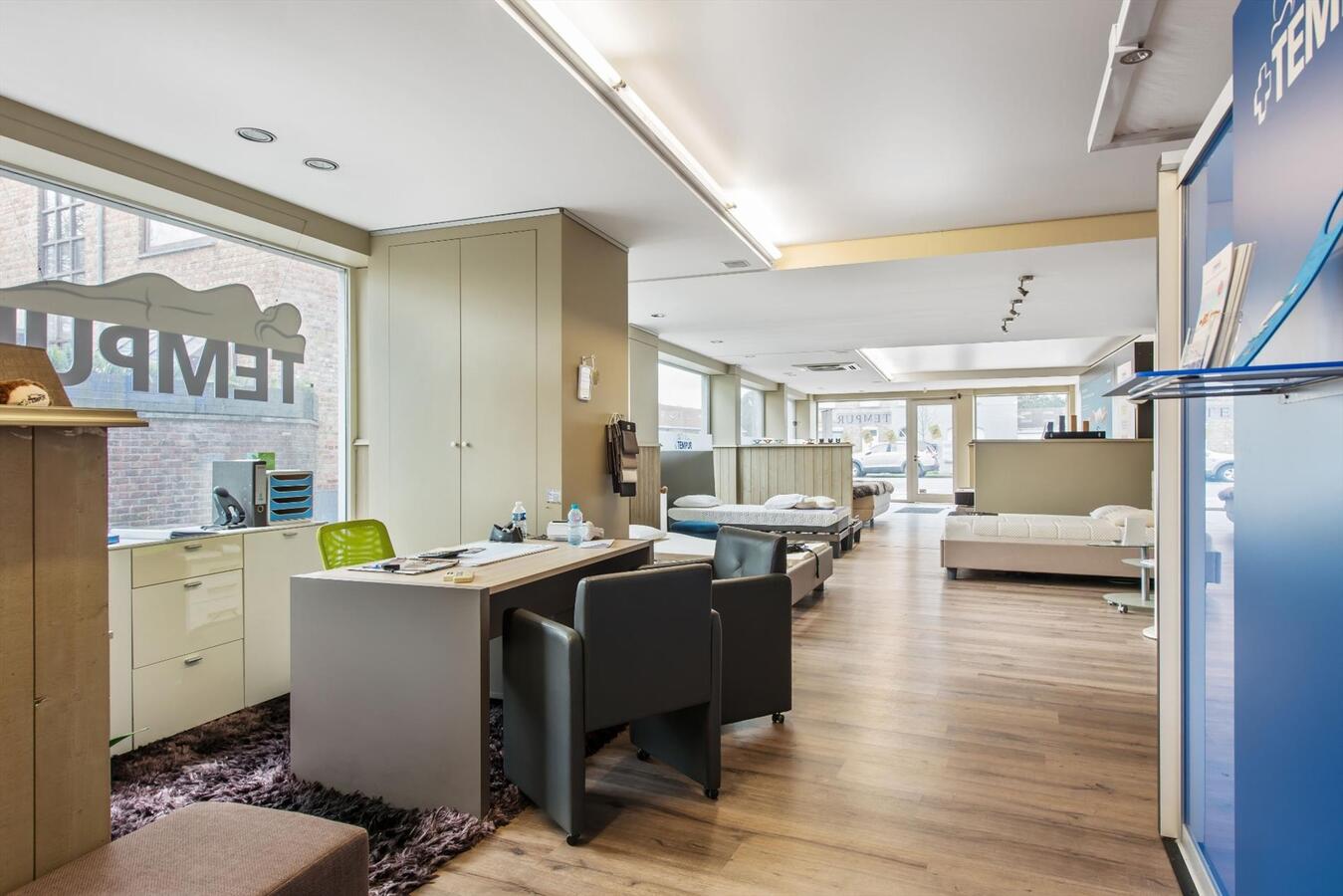 Uitstekend gelegen, gelijkvloerse handelsruimte in het centrum van Diksmuide 