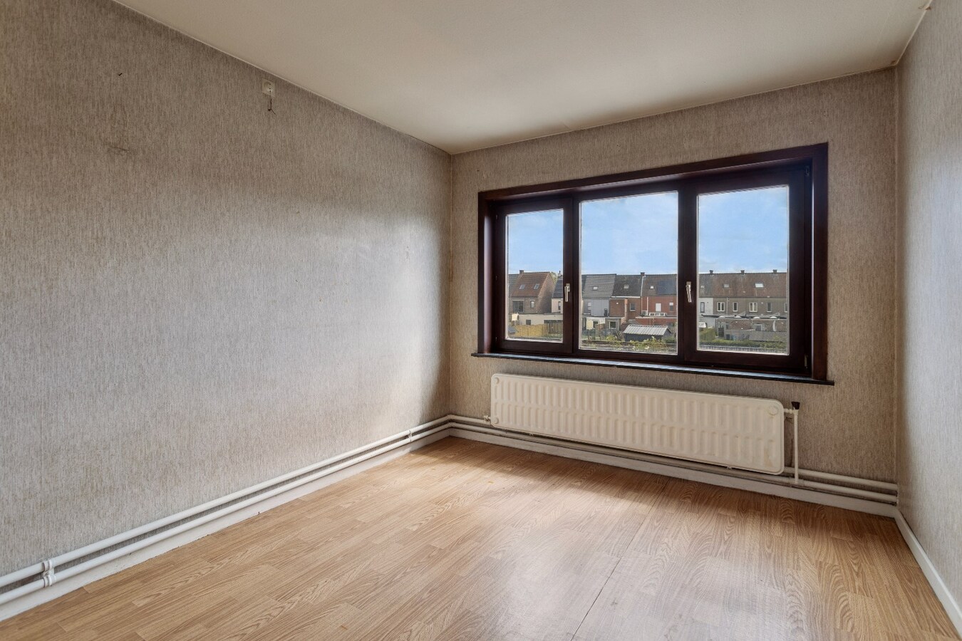 Te renoveren gezinswoning met 3 slpk in een gezellige wijk 