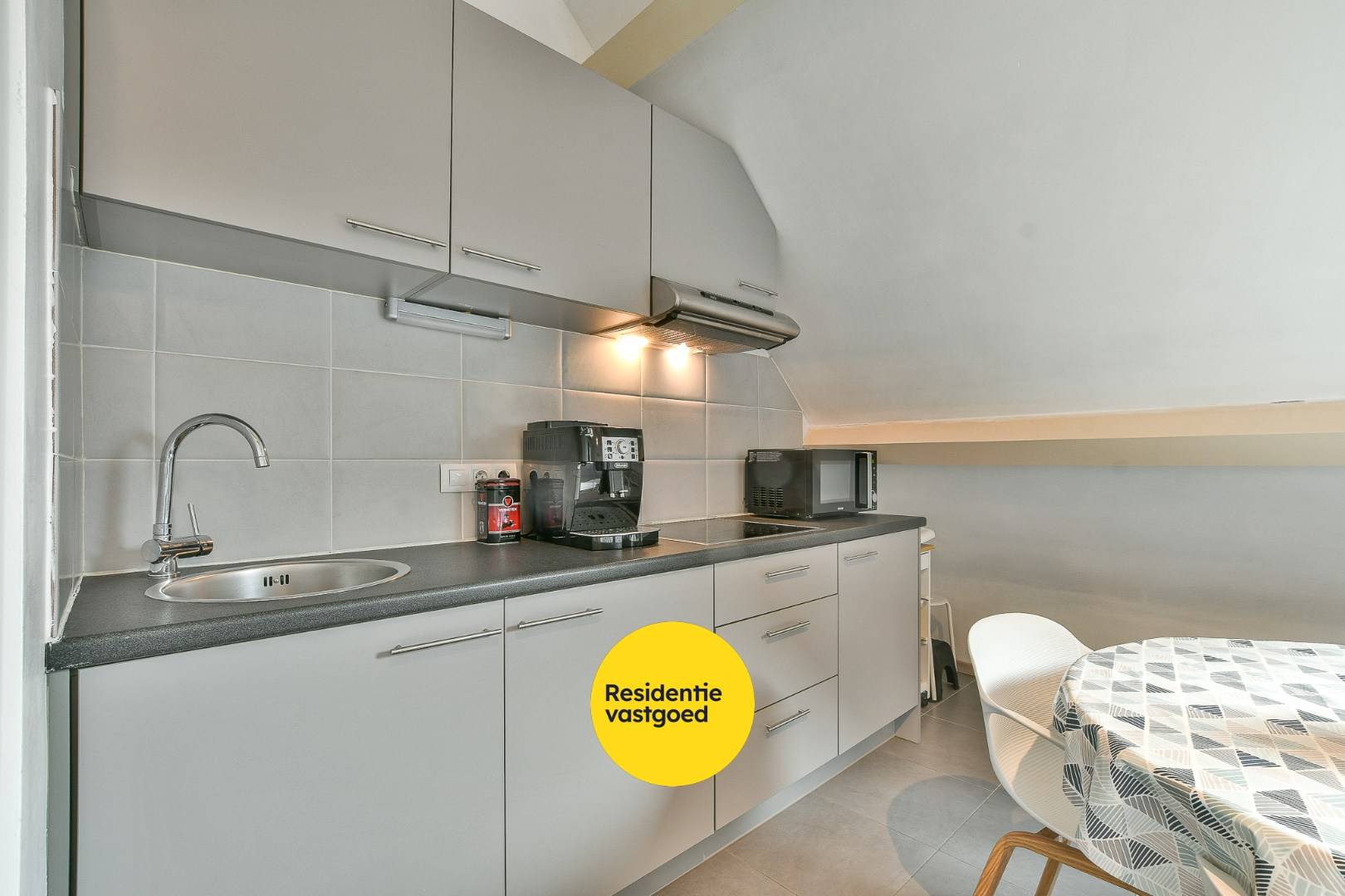 Gezellig dakappartement met tuin vlak bij zee – Vosseslag, De Haan! 