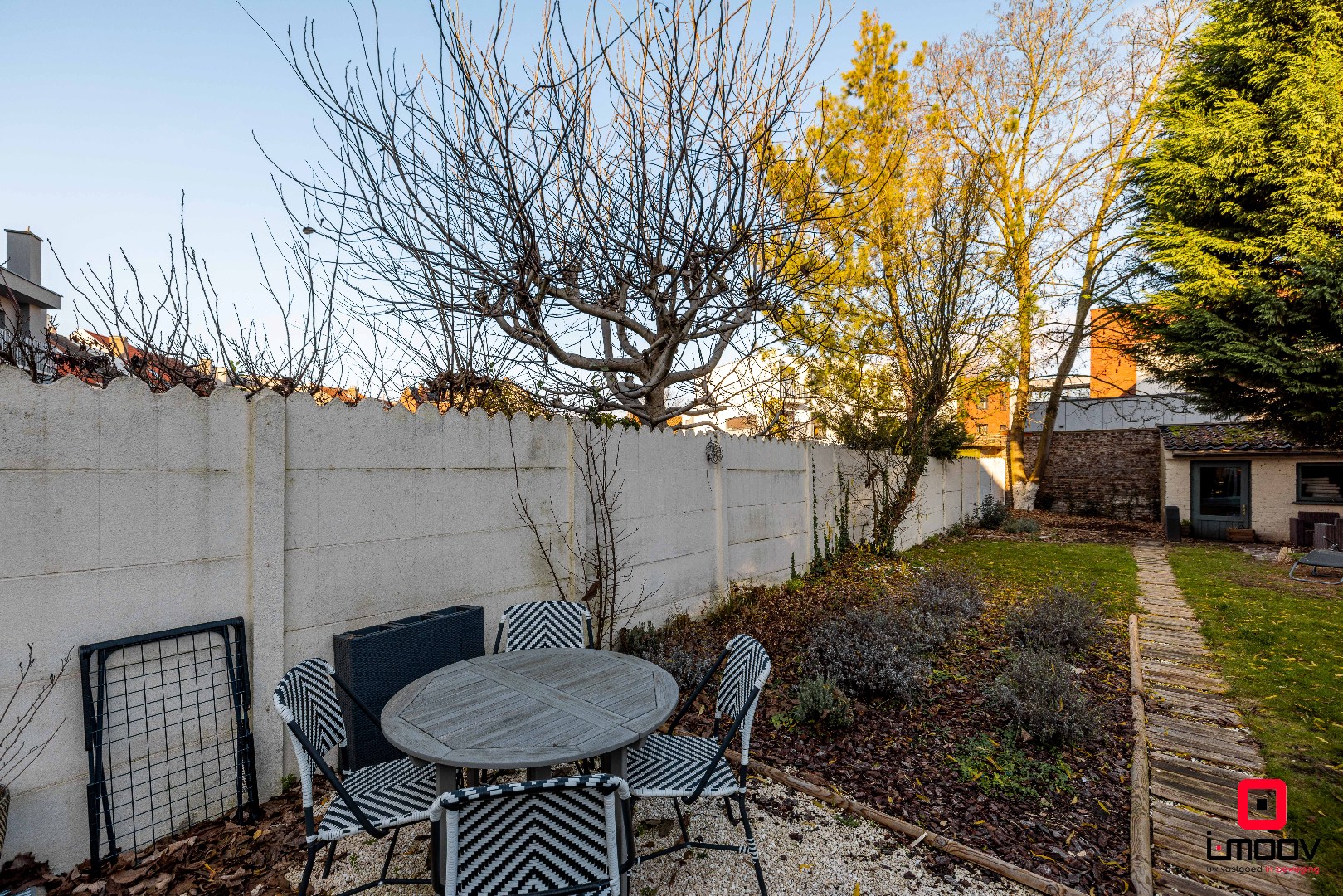 Hedendaags gerenoveerde stadswoning met lichtrijke leefruimtes en optie tot kangoeroewonen 