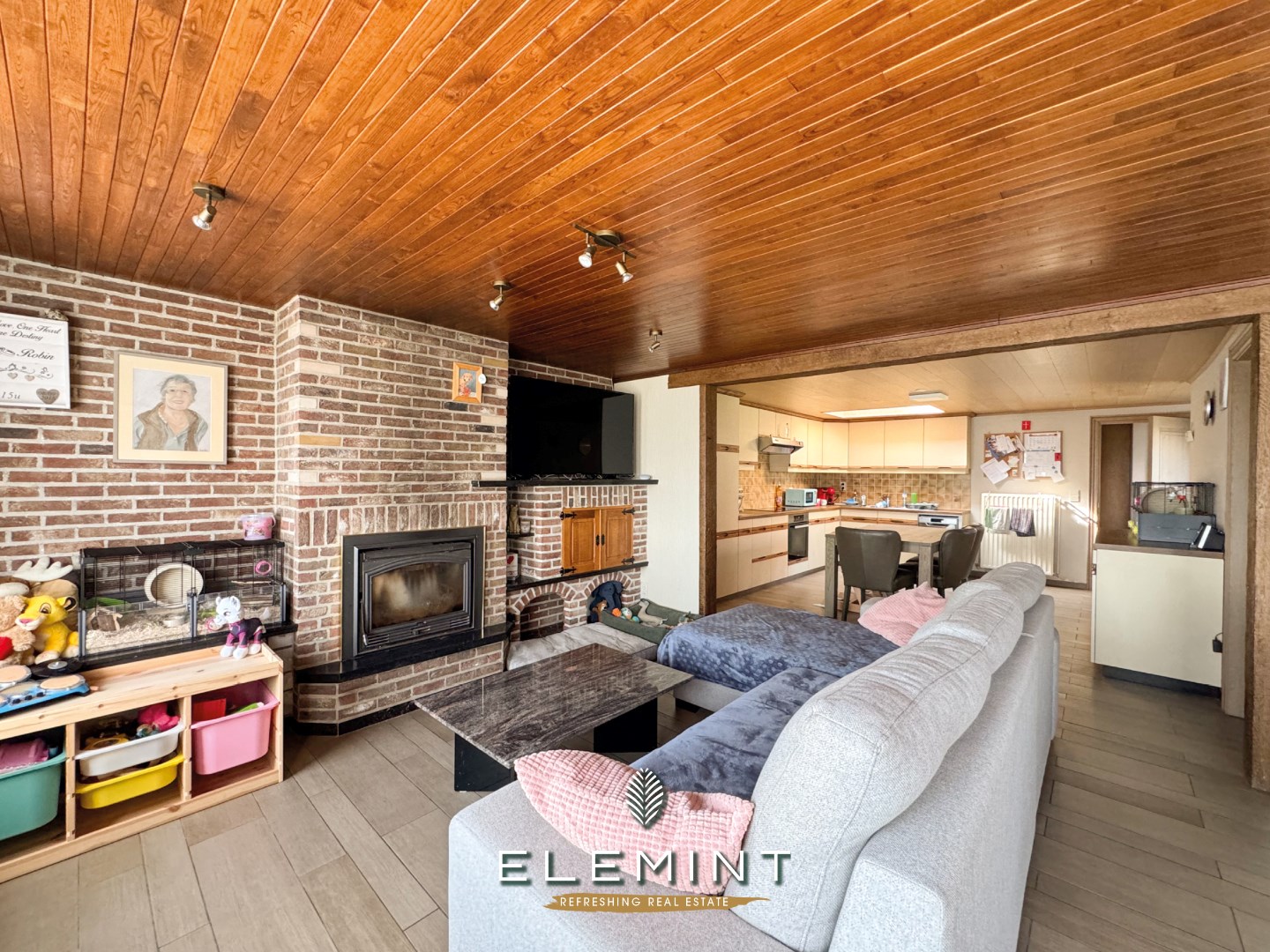 Landelijk gelegen woning met garage op 946m² 