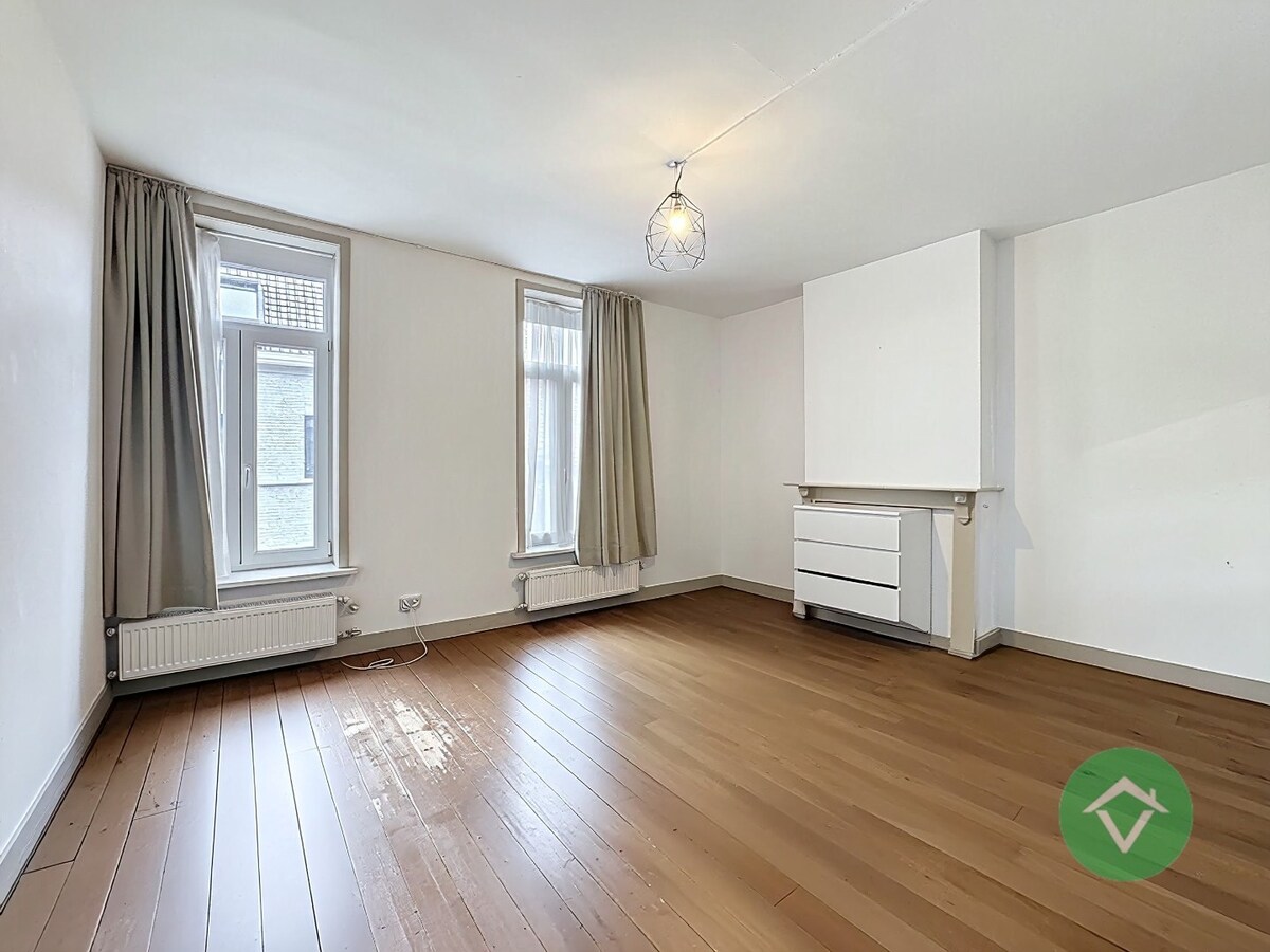 ENERGIEZUINIGE EN KARAKTERVOLLE WONING MET 4 SLAAPKAMERS OP TOPPLIGGING TE GENT 