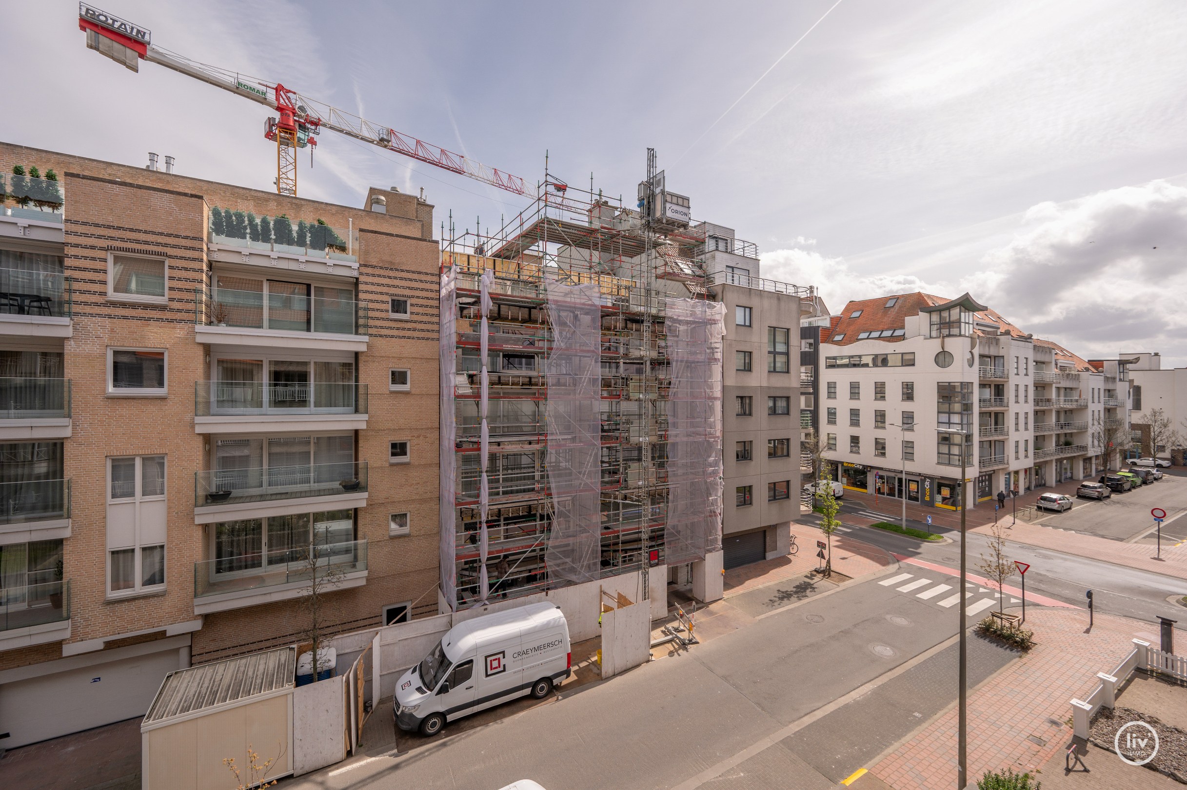 Appartement spacieux et récent (2015) avec une agréable terrasse dans un emplacement agréable sur l'avenue Léopold à Knokke. 