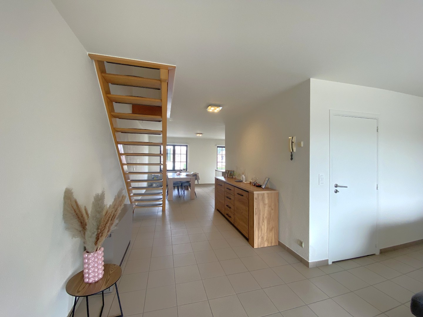 Ruim appartement met 3 slaapkamers, garage en groot terras op centrale ligging! 