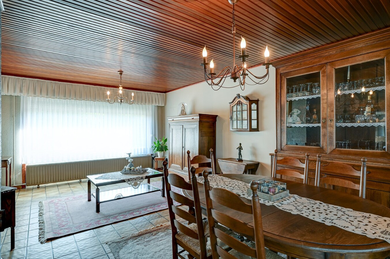 Zeer goed onderhouden huis met 3 slaapkamers 