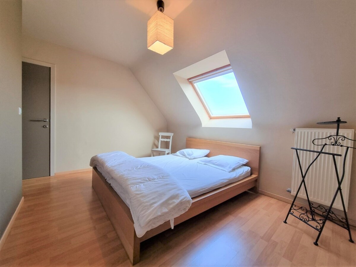 Zeer goed gelegen, gezellig appartement met grote terrassen te Heist 