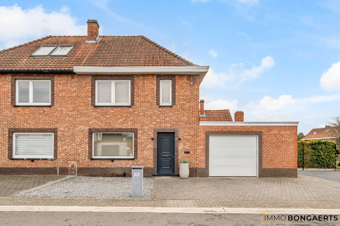 Instapklare woning op rustige ligging in As 