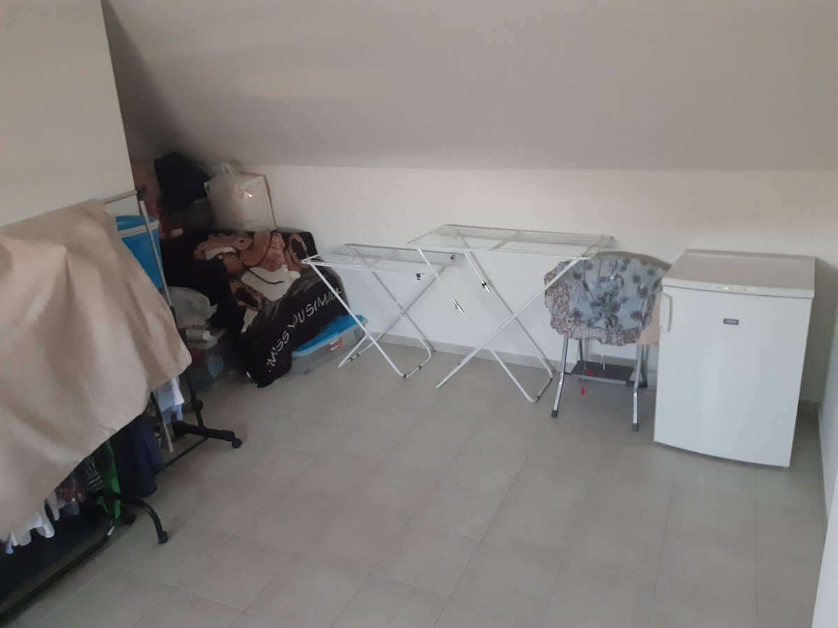 Ruim duplex 2 slpk-appartement in centrum Gavere. 