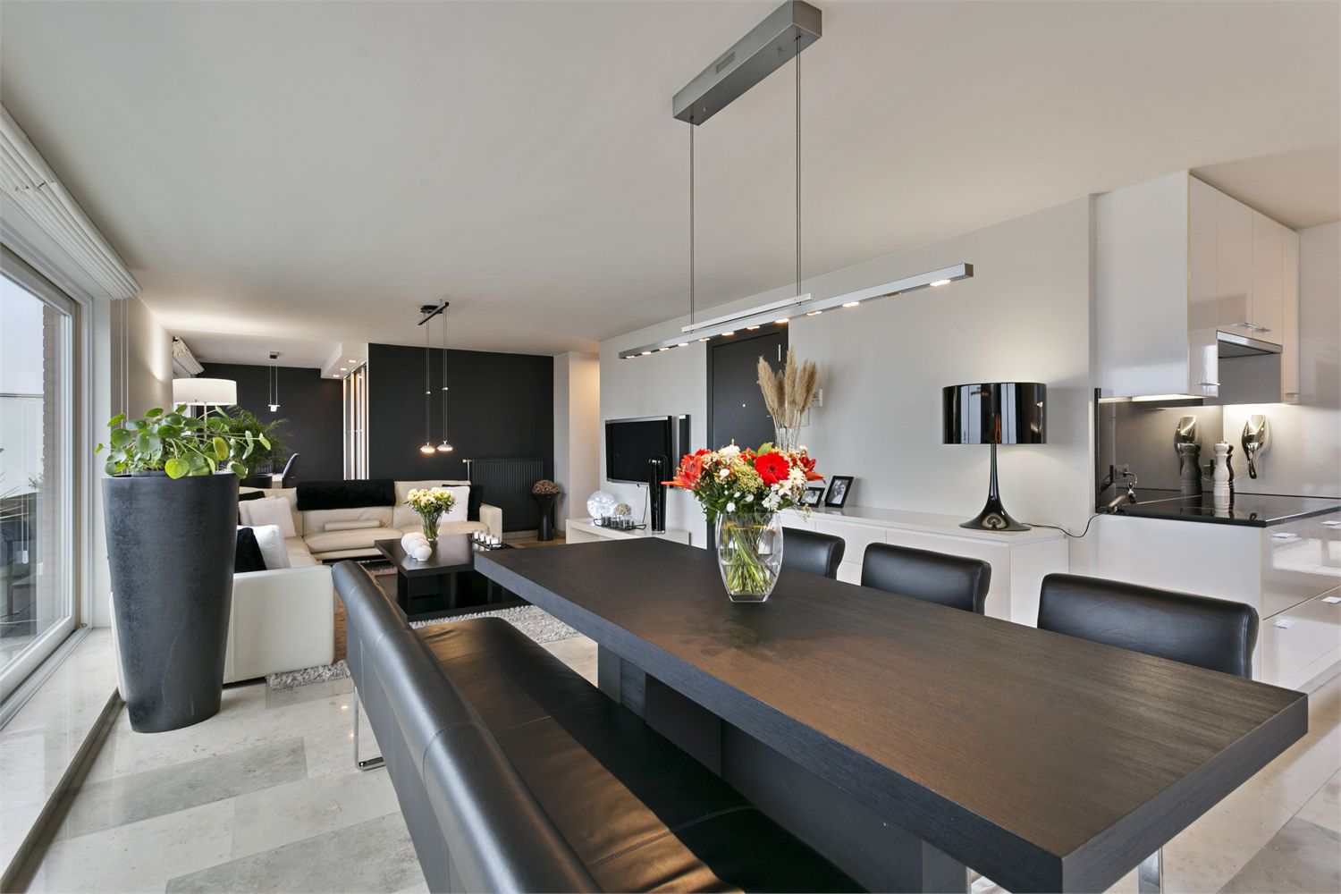 Dakappartement te koop. 