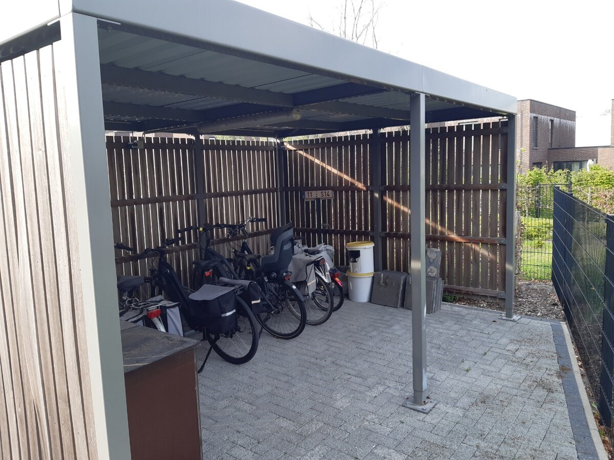 Eigentijds wonen met mega-kelder. 