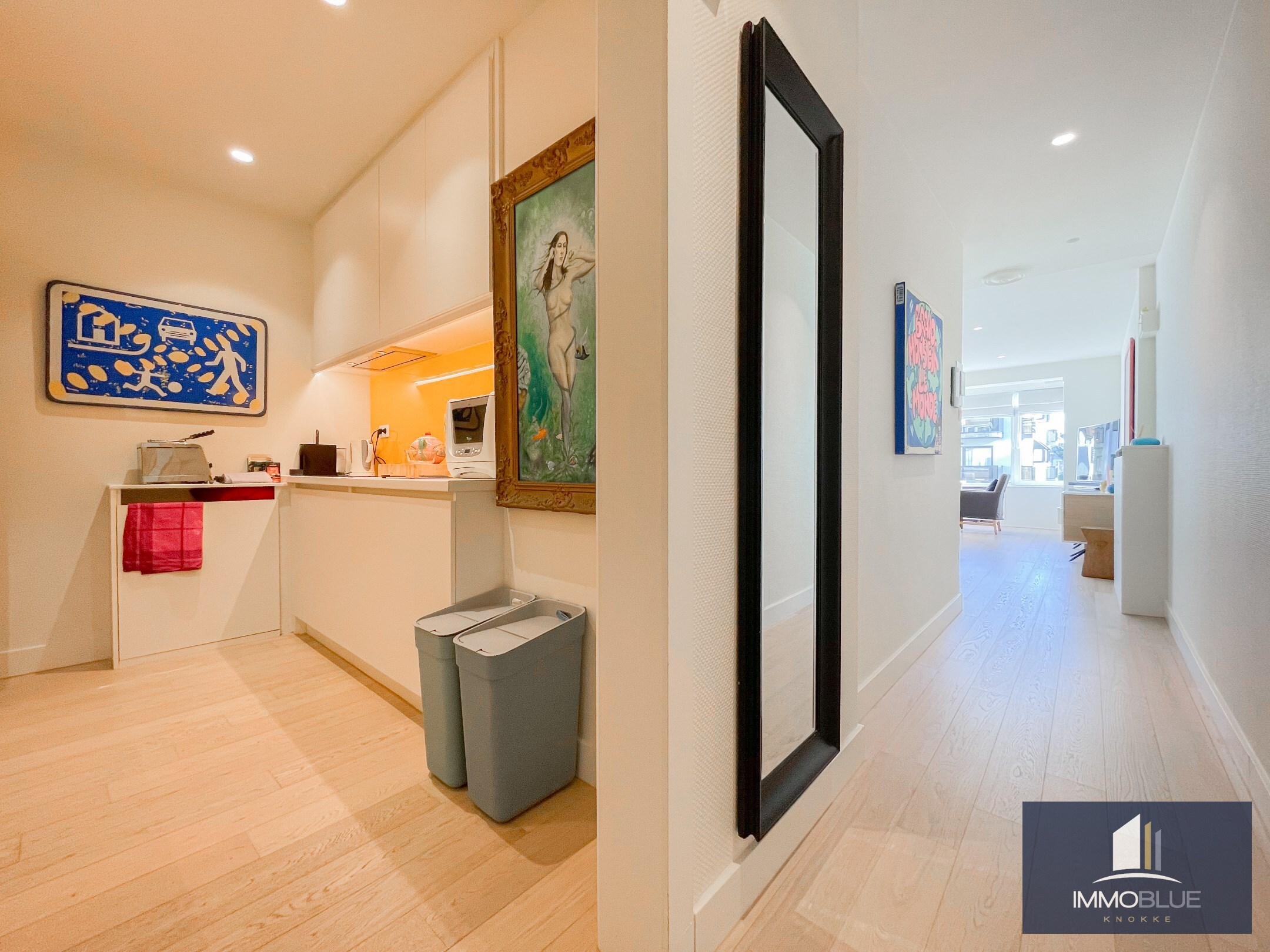 EXCLUSIEF TE KOOP : Uiterst aangenaam instapklaar appartement, hartje Zoute met open zicht. 