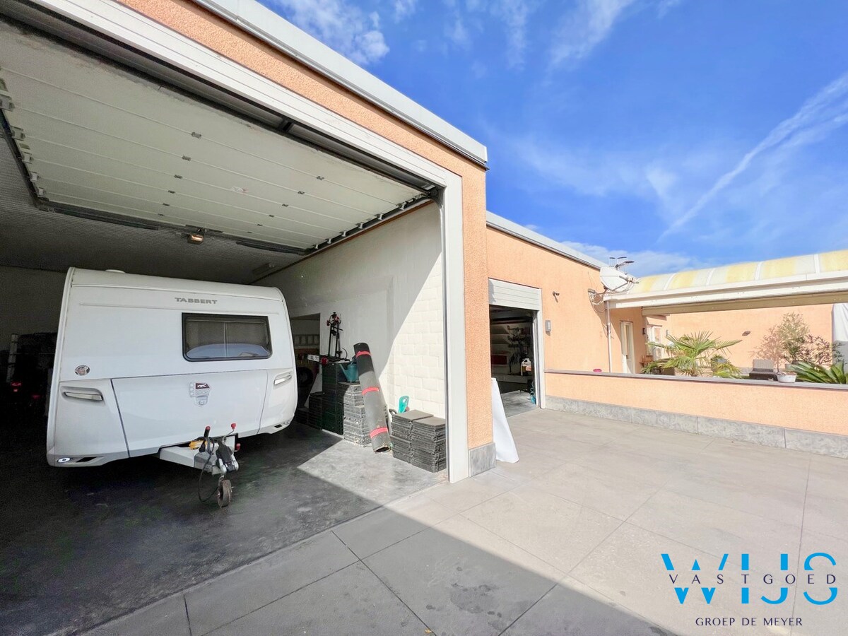 Multifunctioneel woonhuis met magazijn/praktijkruimte te ERTVELDE ! 