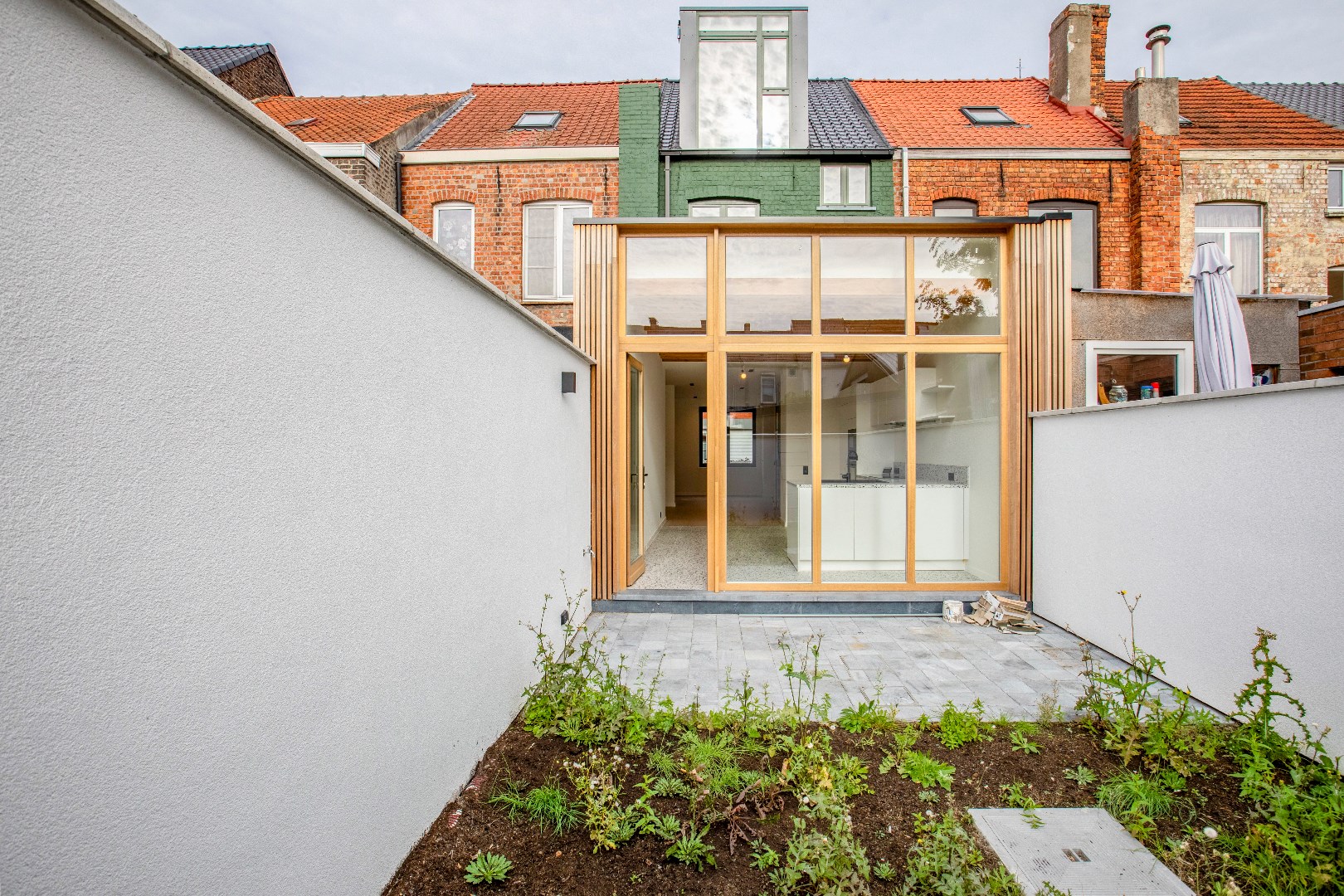 Instapklare woning met 3 slaapkamers en buitenruimte 