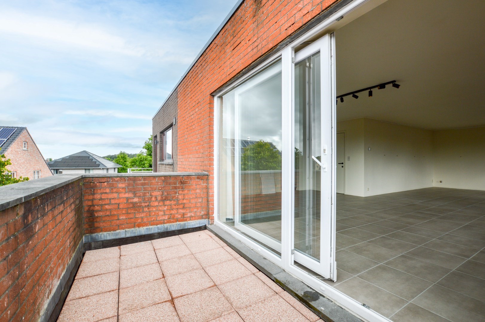 Ruim appartement (146 m²) met 2 slaapkamers in het centrum van Jabbeke 