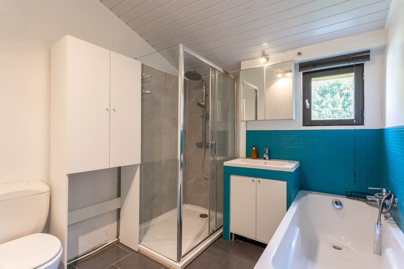 Charmante instapklare bungalow met 3 slaapkamers en garage, gelegen in een rustige en groene woonomgeving 