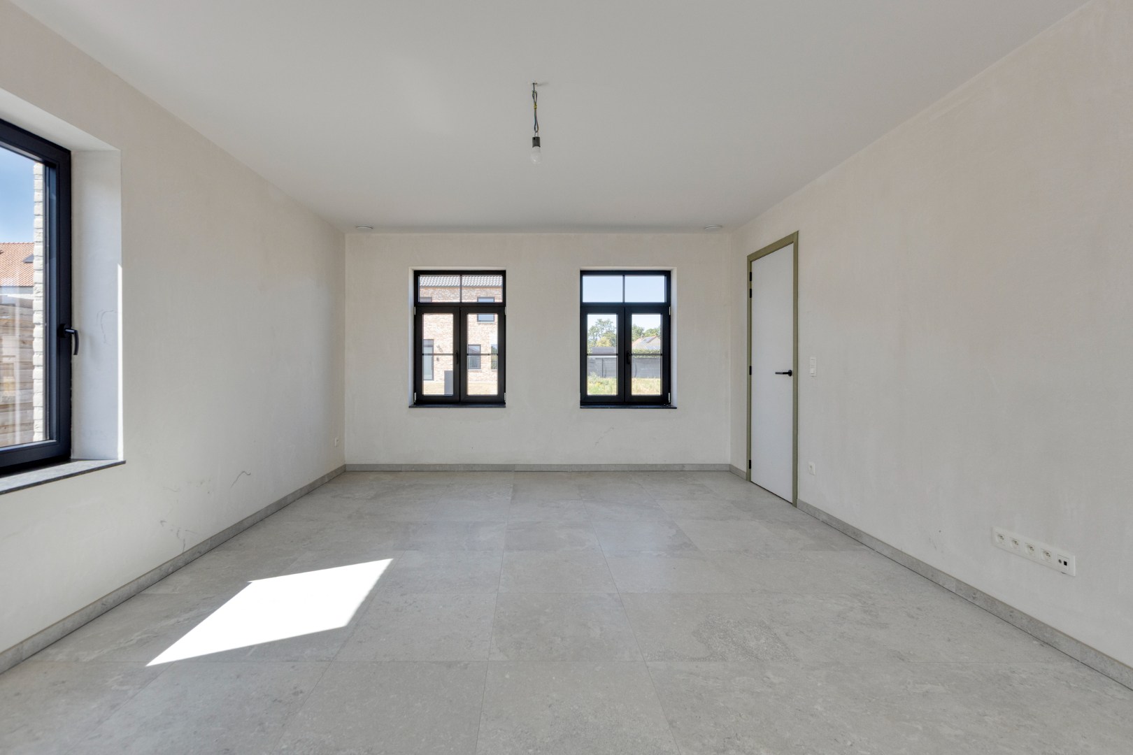 Nieuwbouw-woning in landelijke stijl met 3 slpk op 3 a 82 ca. 
