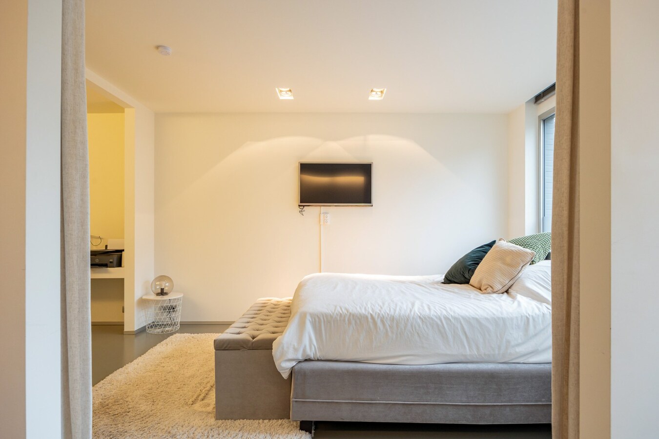 Instapklare designwoning met lift en zwembad 