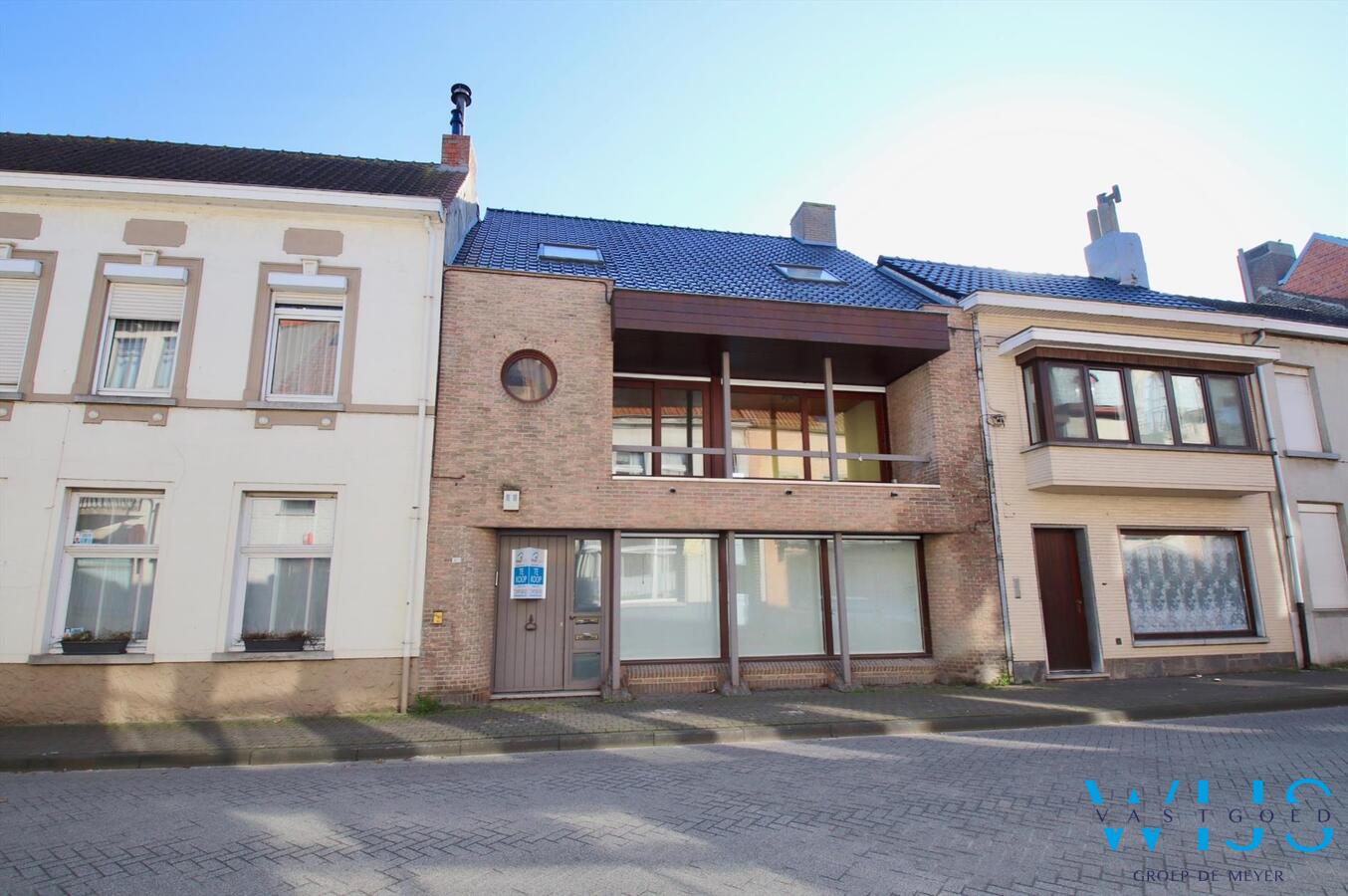 Woning met 2 entiteiten (MOGELIJKHEDEN) en garage in centrum ASSENEDE! 