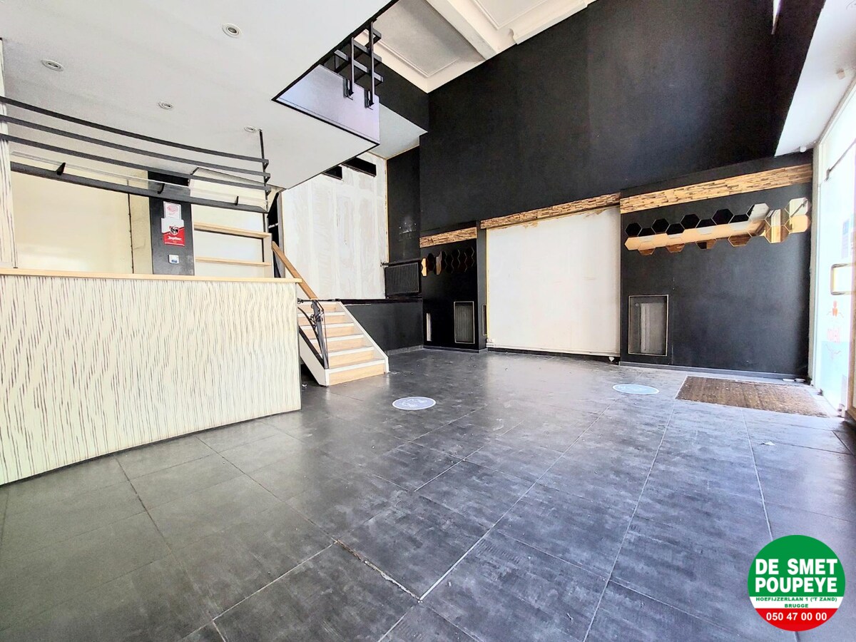 Handelsgelijkvloers nabij de Markt van Brugge 