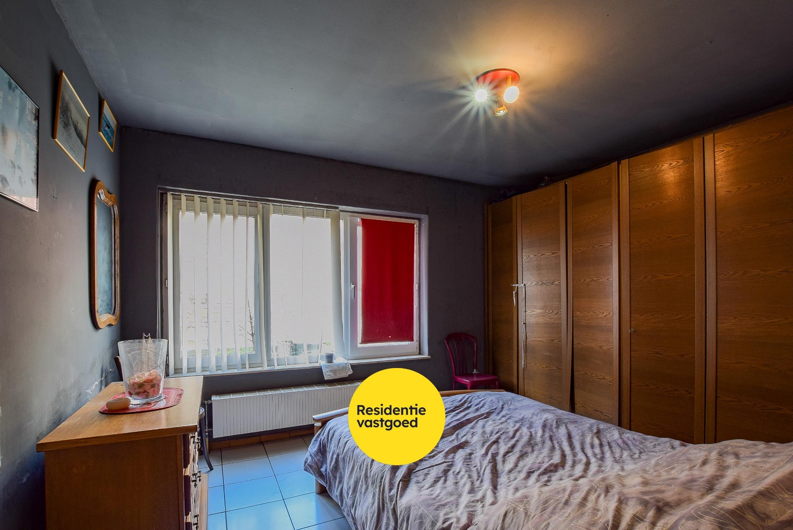 Ruim gelijkvloers appartement met ingerichte horecazaak en woonappartement, ideaal gelegen in het bruisende Nieuwpoort-Bad. 