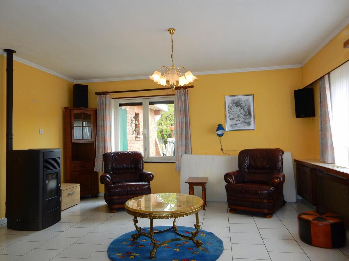 Alleenstaande woning met garage en mooie tuin 