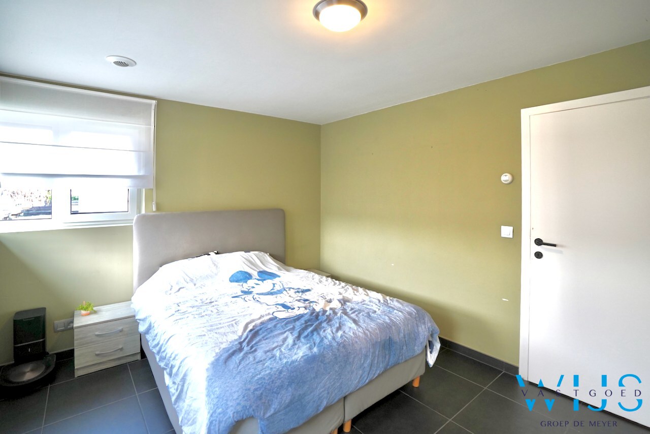 Enorm energiezuinig woonhuis in halfopen bebouwing te Eeklo ! 