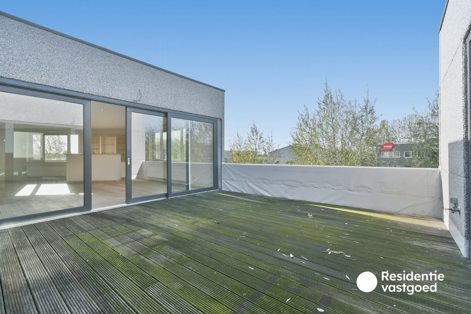 Zeer ruim en modern appartement te huur in Eernegem 