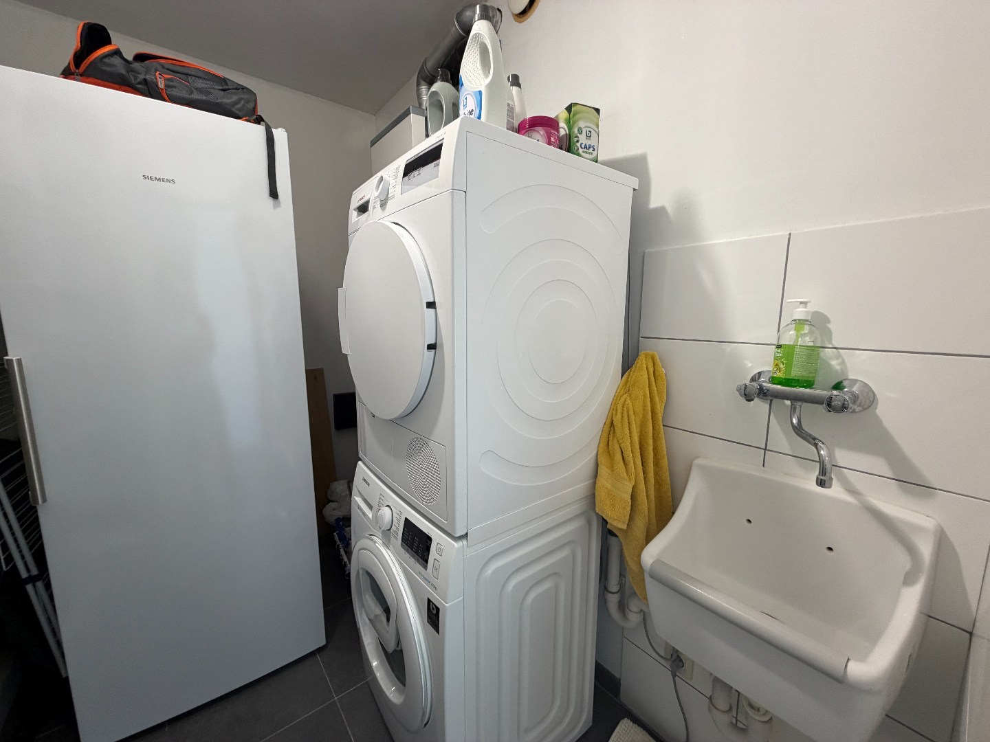 Prachtig, instapklaar appartement met 2 slaapkamers gelegen te centrum Geel 