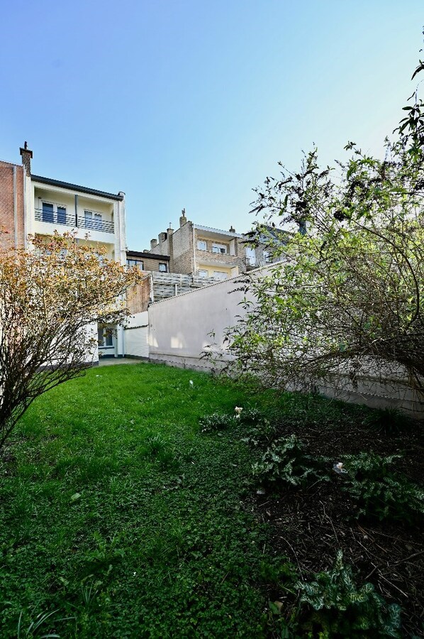 MOOI APPARTEMENT MET TUIN TE MARIAKERKE AAN ZEE 