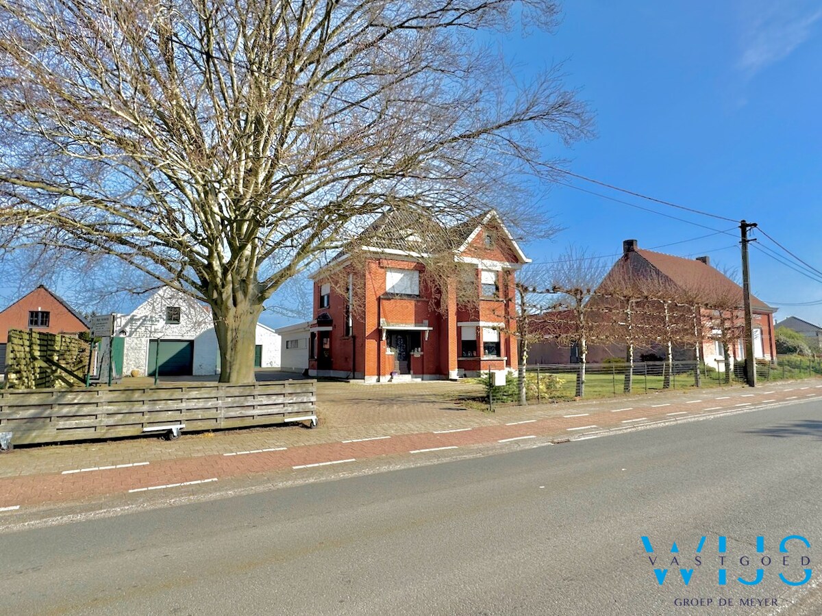 Prachtige eigendom in hartje Wippelgem ! 
