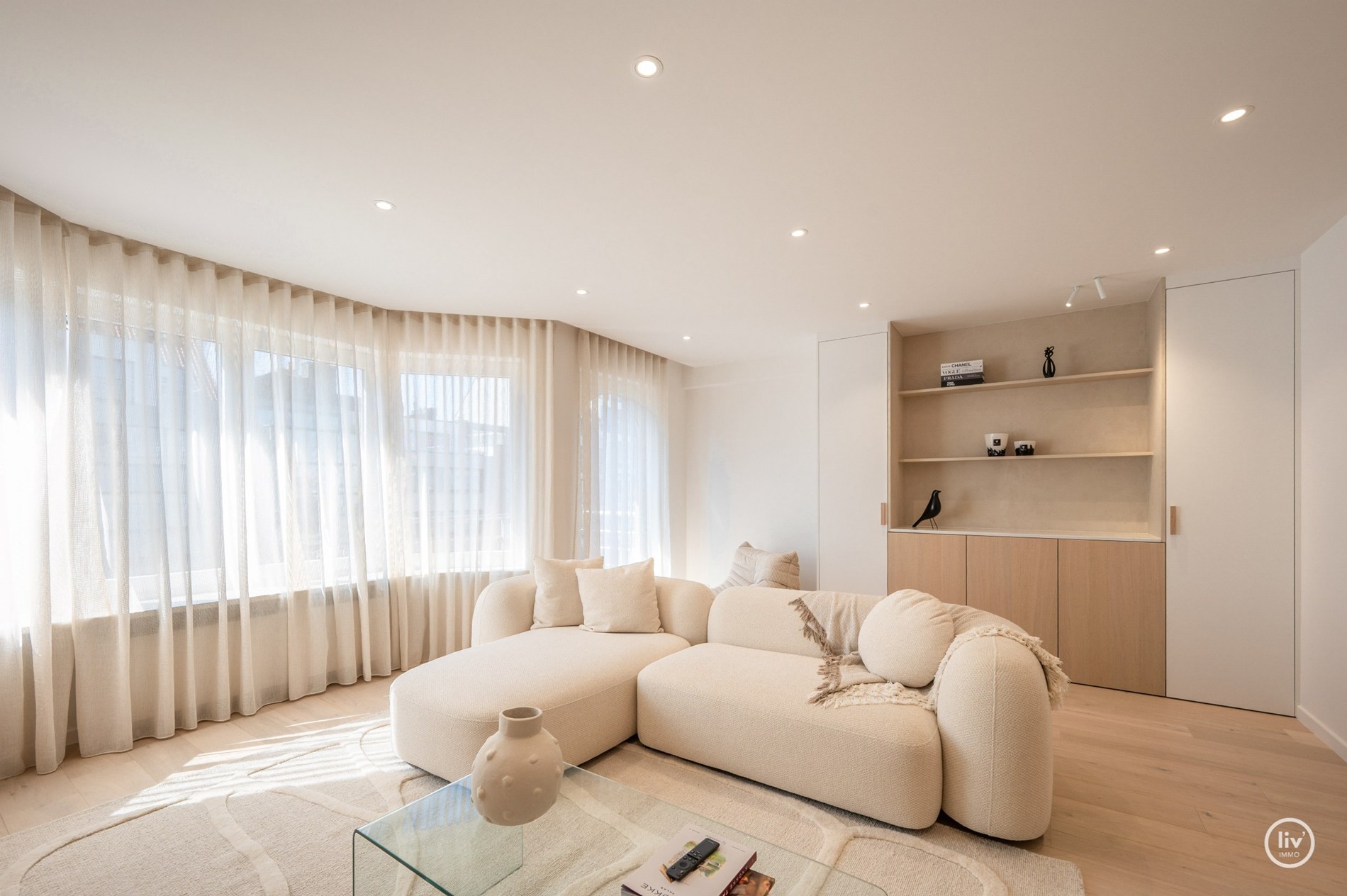 Volledig gerenoveerd en stijlvol appartement in het hart van Knokke in de  Lippenslaan. 