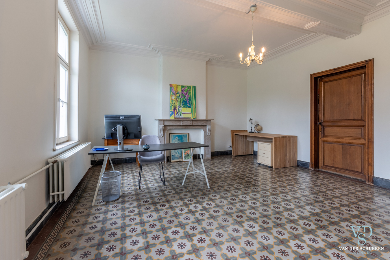 Authentiek landhuis met 5 ruime slaapkamers én gelijkvloers bureau. 