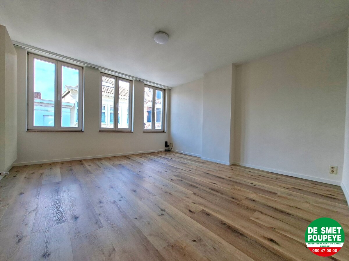 Ruim triplex appartement met 2 terrassen 