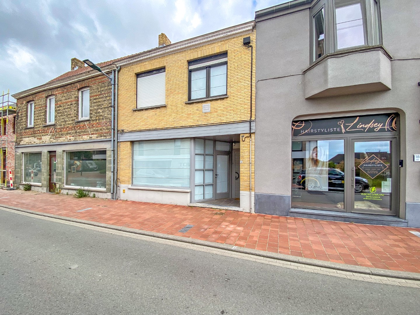 Goed gelegen gesloten bebouwing met 3 slaapkamers en tuin op 160m² te Adinkerke (De Panne). 