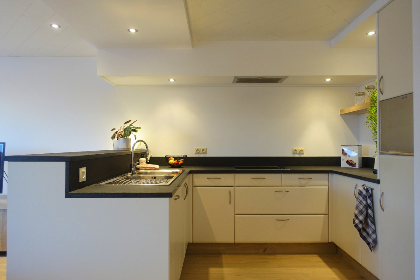 Vernieuwd appartement met 2 slaapkamers 