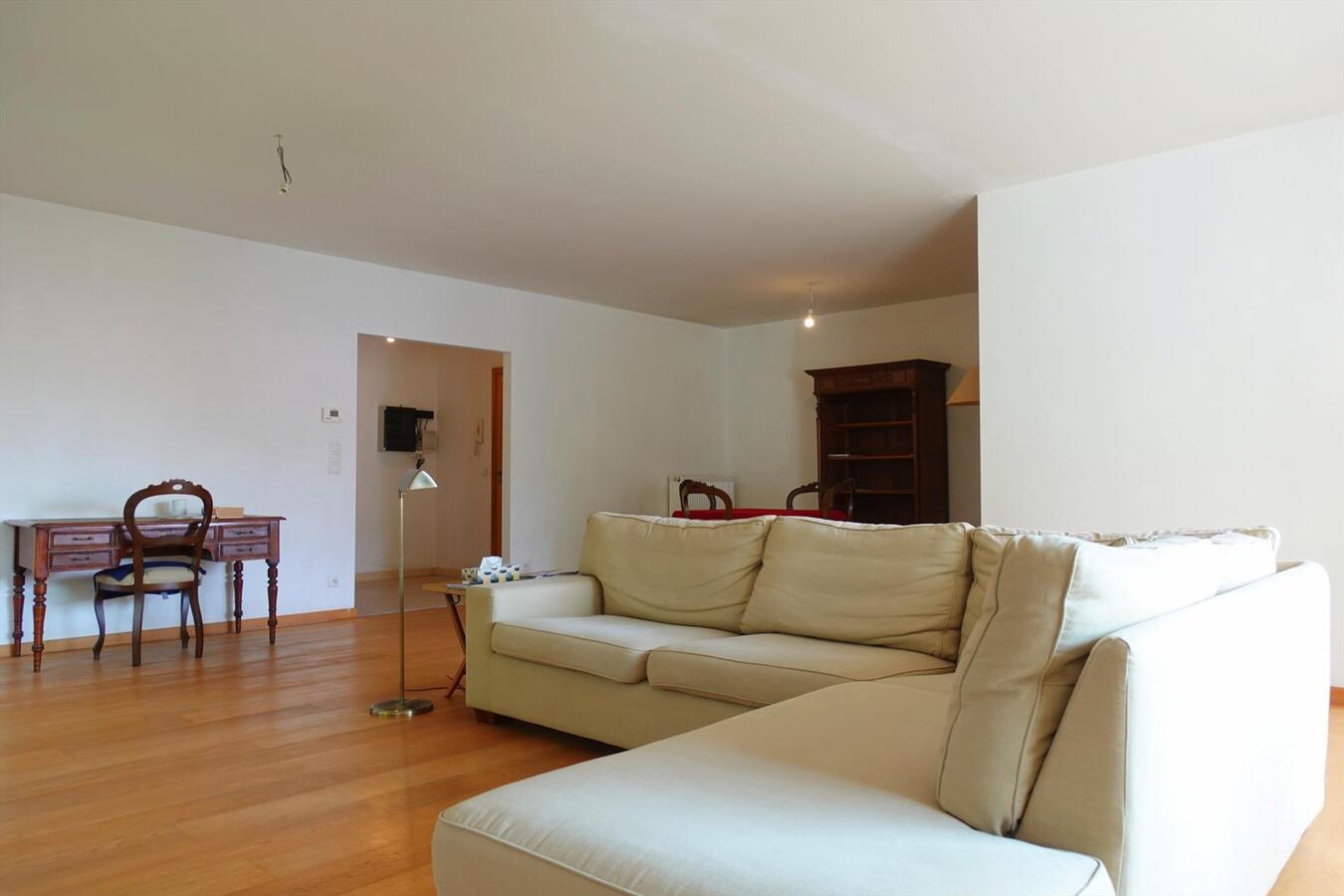 Hoekappartement met 3 slaapkamers in het groen 