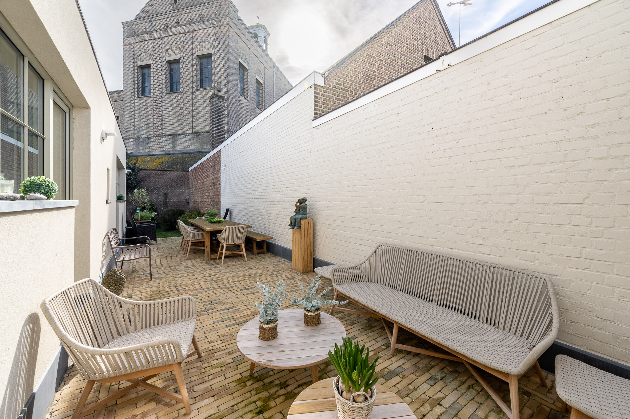 Charmante en karaktervolle herenwoning, met veel smaak gerenoveerd in het centrum van Knokke 