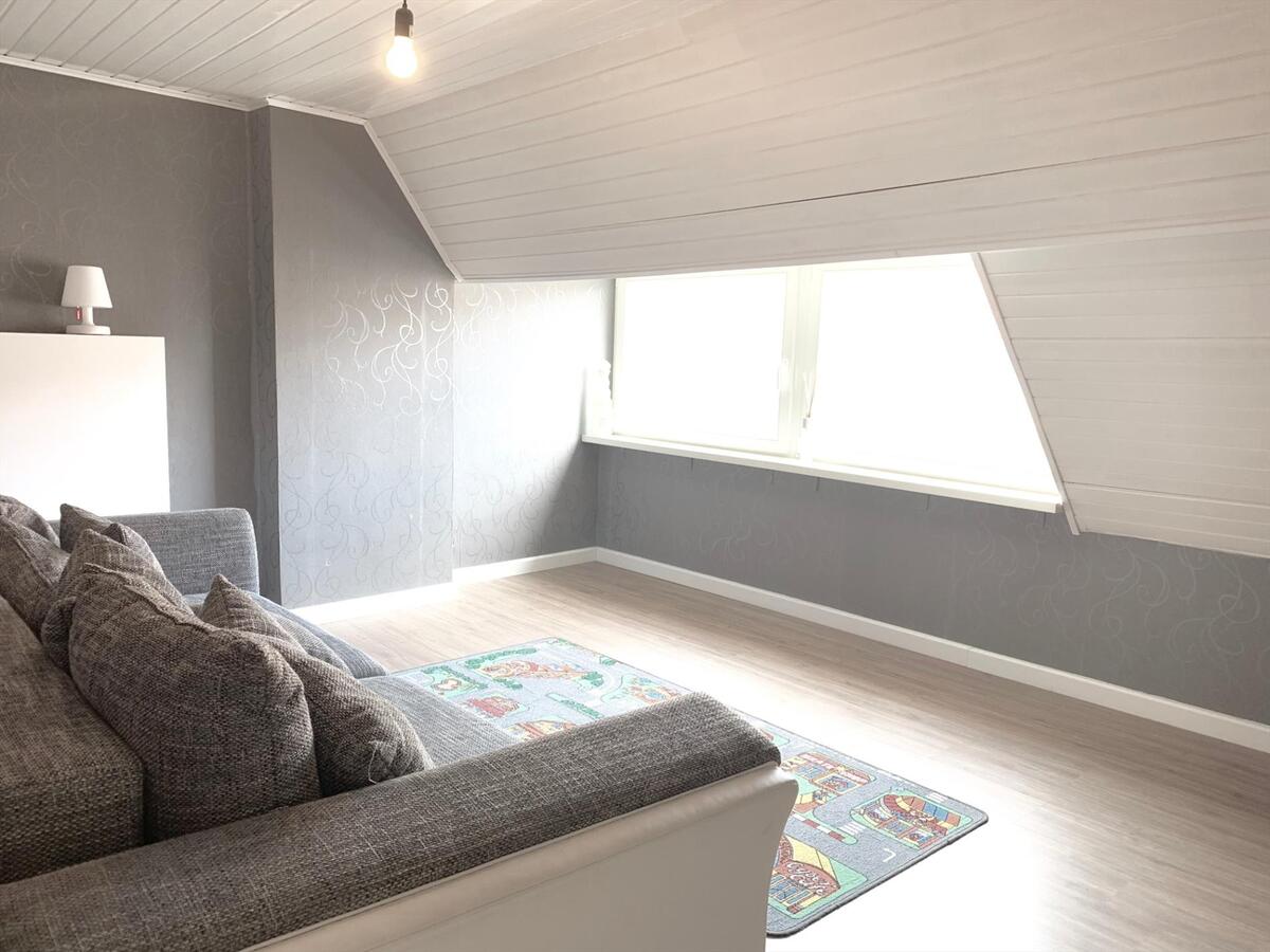 GERENOVEERDE WONING MET GARAGE EN ZONNETERRAS TE BREDENE DORP 
