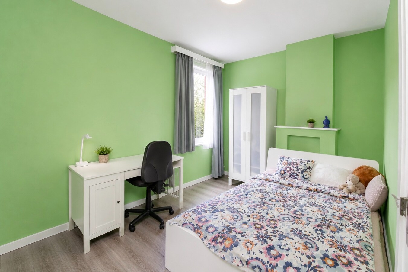 Te koop: Gezellige stadswoning met 5 slaapkamers en diepe tuin op centrale ligging Sint-Niklaas! 