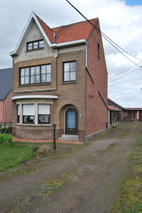Te renoveren woning op 7390m² te Lokeren 