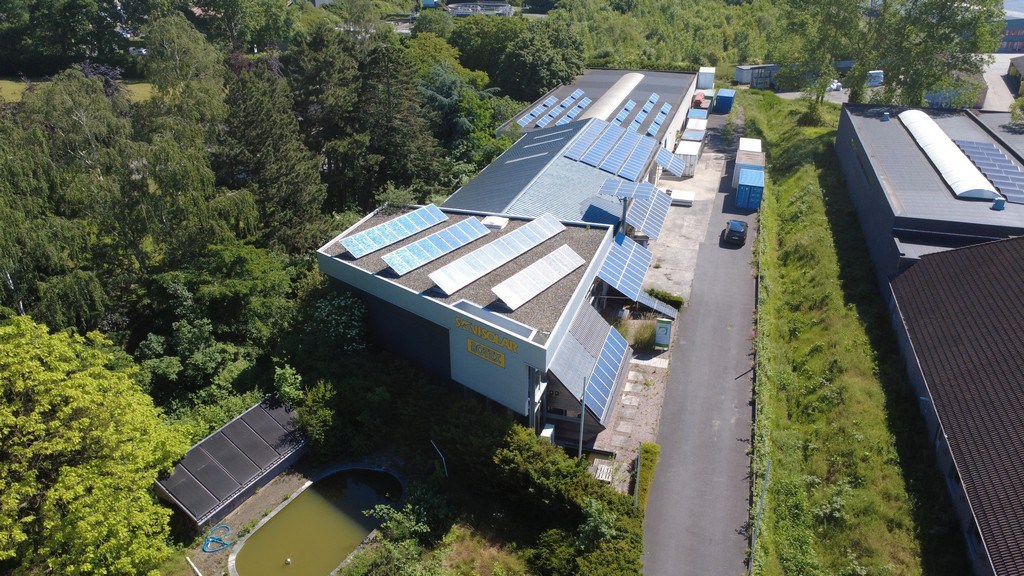 Bedrijfsgebouw te huur vlakbij N60 in Gavere