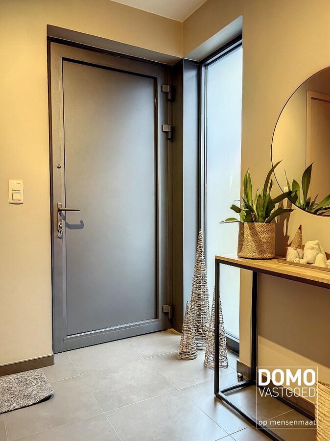 Instapklare en zeer ruime woning te Kuringen. 