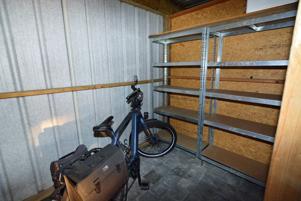 Energiezuinig duplex-appartement met 2 slpk, terras en carport met berging. 