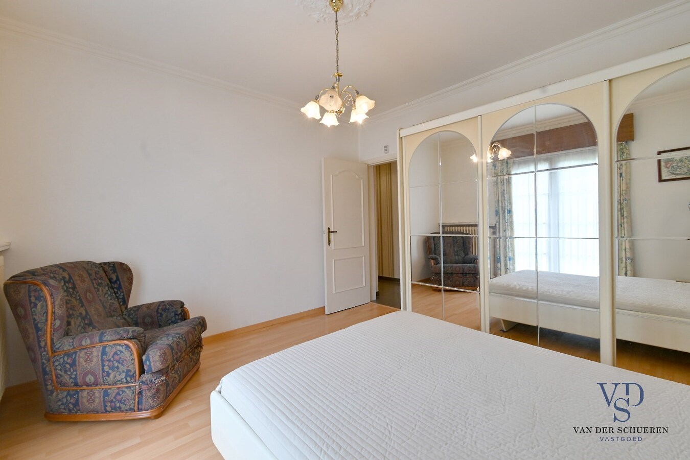 Tijdloze villa (alles op gelijkvloers). 