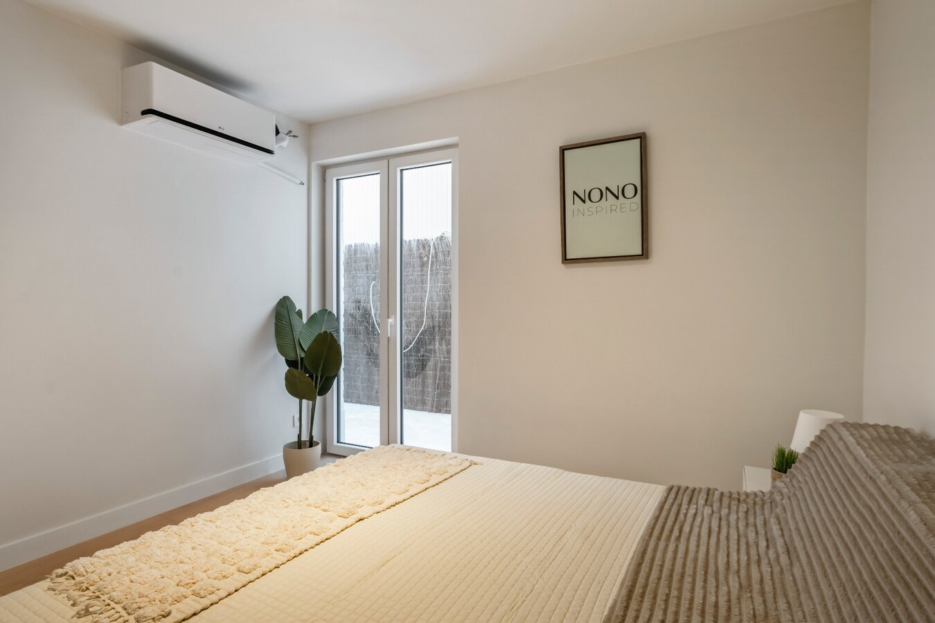 TOPLIGGING : Gelijksvloers appartement met 2 terrassen nabij de Leie te Kortrijk ! *** NONO INSPIRED *** 